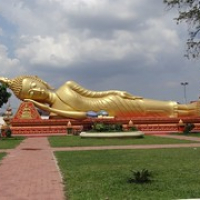 großer goldener Buddha • <a style="font-size:0.8em;" href="http://www.flickr.com/photos/127204351@N02/19181194111/" target="_blank">View on Flickr</a>