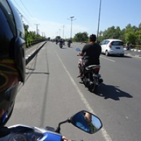 mit dem Moped in Indonesien unterwegs • <a style="font-size:0.8em;" href="http://www.flickr.com/photos/127204351@N02/17693399146/" target="_blank">View on Flickr</a>