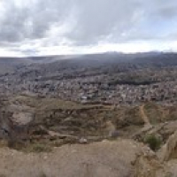 La Paz...und das ist immer noch nicht die ganze Stadt • <a style="font-size:0.8em;" href="http://www.flickr.com/photos/127204351@N02/15713724545/" target="_blank">View on Flickr</a>