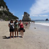 am Strand von Cathedral Cove • <a style="font-size:0.8em;" href="http://www.flickr.com/photos/127204351@N02/15707809054/" target="_blank">View on Flickr</a>