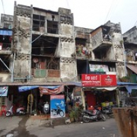 hier wohnen sicher die ärmeren Phnom Penher • <a style="font-size:0.8em;" href="http://www.flickr.com/photos/127204351@N02/18046572360/" target="_blank">View on Flickr</a>