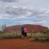 wir am Uluru • <a style="font-size:0.8em;" href="http://www.flickr.com/photos/127204351@N02/16734614403/" target="_blank">View on Flickr</a>