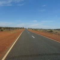 die Straße zu Uluru • <a style="font-size:0.8em;" href="http://www.flickr.com/photos/127204351@N02/17147398707/" target="_blank">View on Flickr</a>